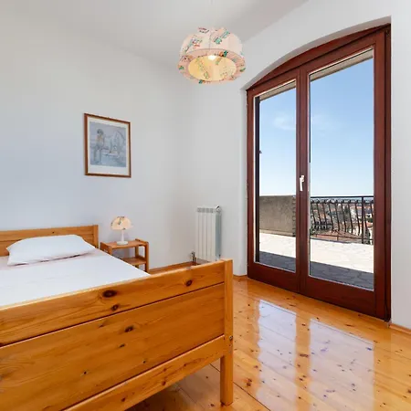 Apartment Limun-3 By Interhome