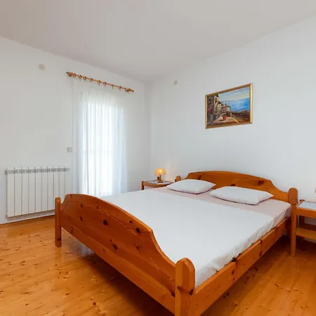 Apartment Limun-3 By Interhome